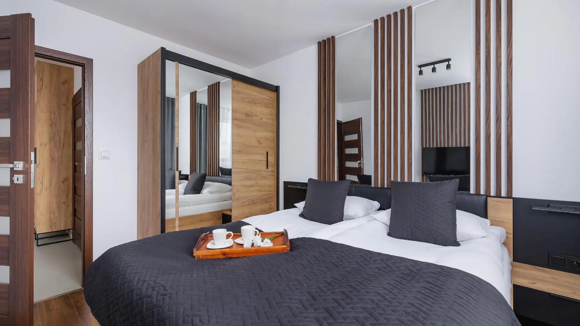 Near Expo Cracow Elegant Apartment By Noclegi Renters Krakow